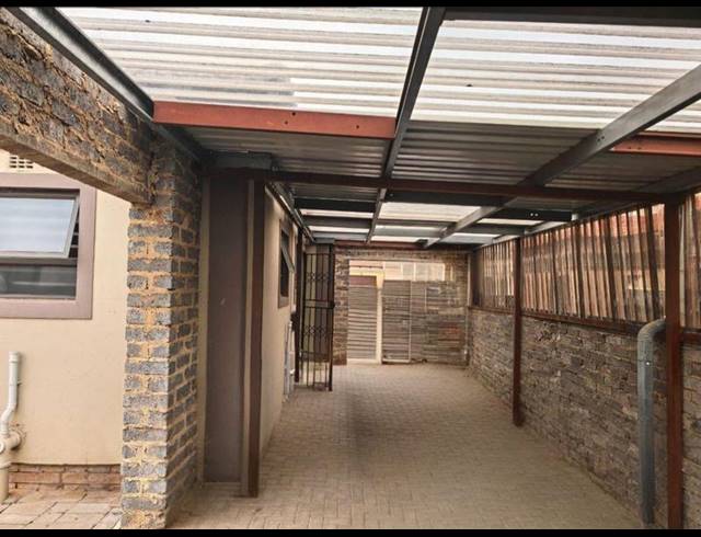 3 BEDROOM HOUSE FOR SALE IN VANDERBIJLPARK CE7